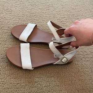 Size 7! Steve Madden Sandals